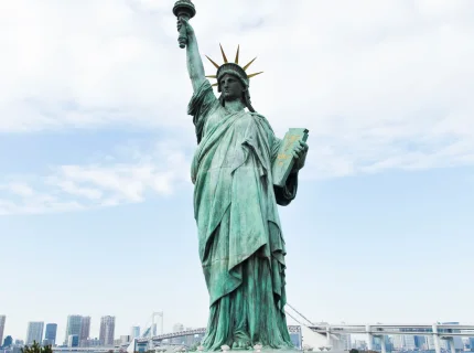 statue